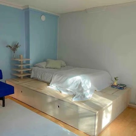 Unique And Cozy 1-bedroom