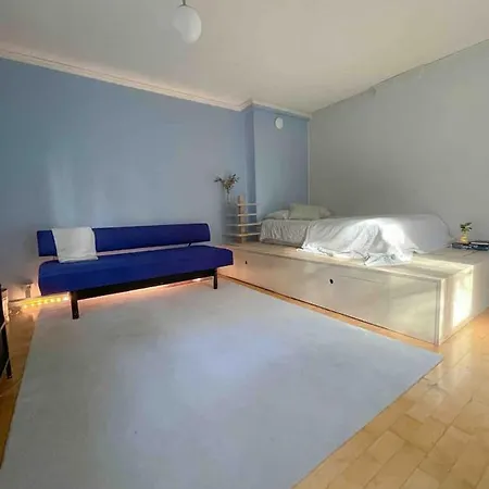Unique And Cozy 1-bedroom Appartement